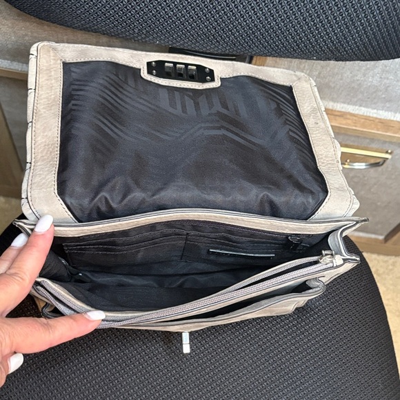 Rebecca Minkoff Beige Quilted Shoulder Bag - Picture 5 of 7